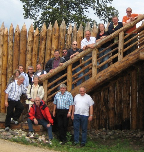 Die deutsche Delegation nebst Stadtf�hrer auf dem alten Stadtgel�nde