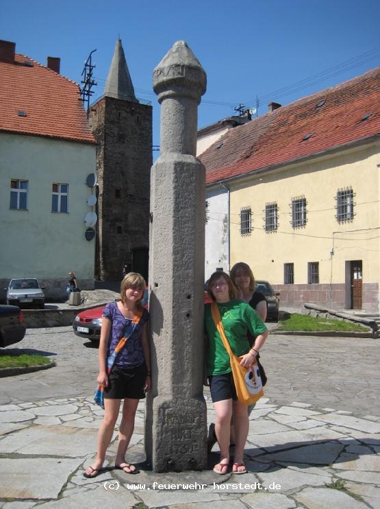 Unsere Mädchen in Habelschwerdt am Pranger aus dem Jahre 1556