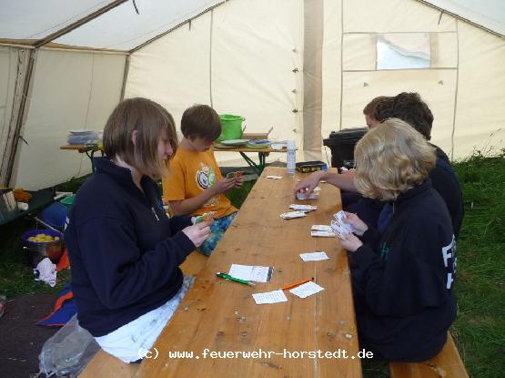 Zeitvertreib mit Kartenspiel 