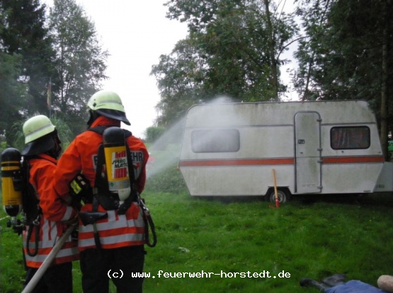 Dibbersen l�scht den Wohnwagen und rettet unseren Beulen-Joe