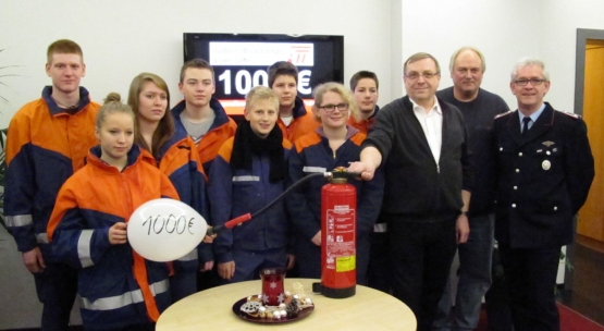 Die Jugendfeuerwehren der Samtgemeinde freuen sich �ber die gro�z�gige Spende 