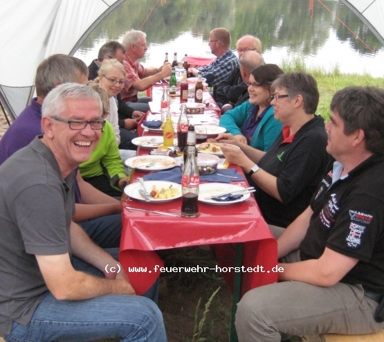 Bei einem guten Essen kommt man schnell ins Gespr�ch